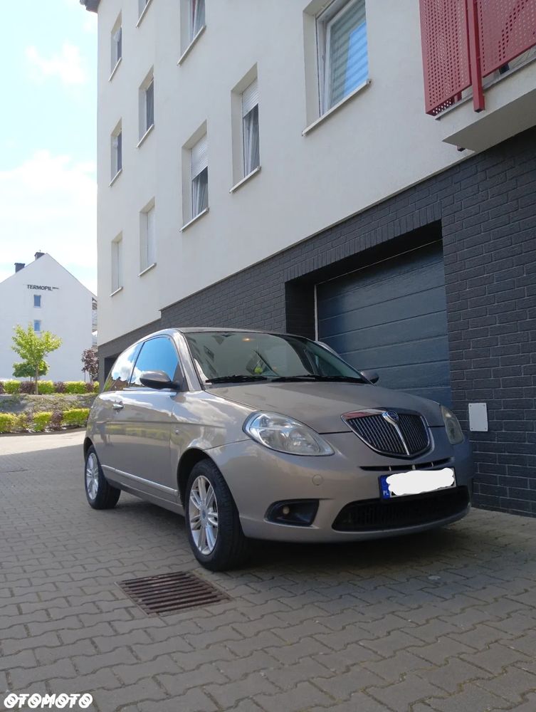 Lancia Ypsilon 1.4 8V Platino (4 os.) - 13