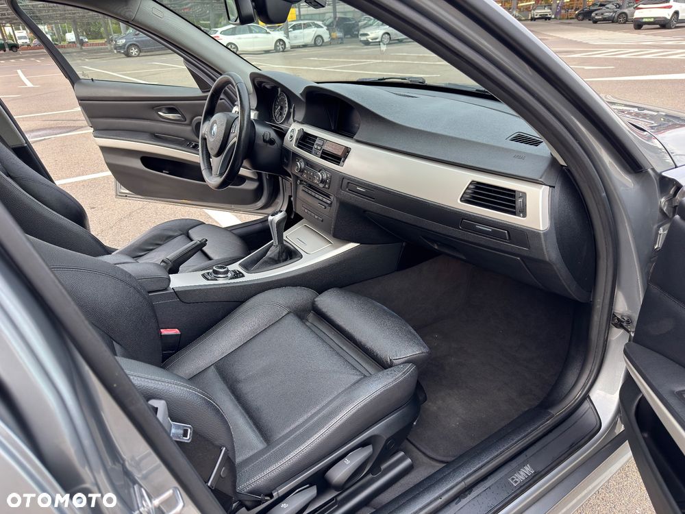 BMW Seria 3 320d - 22