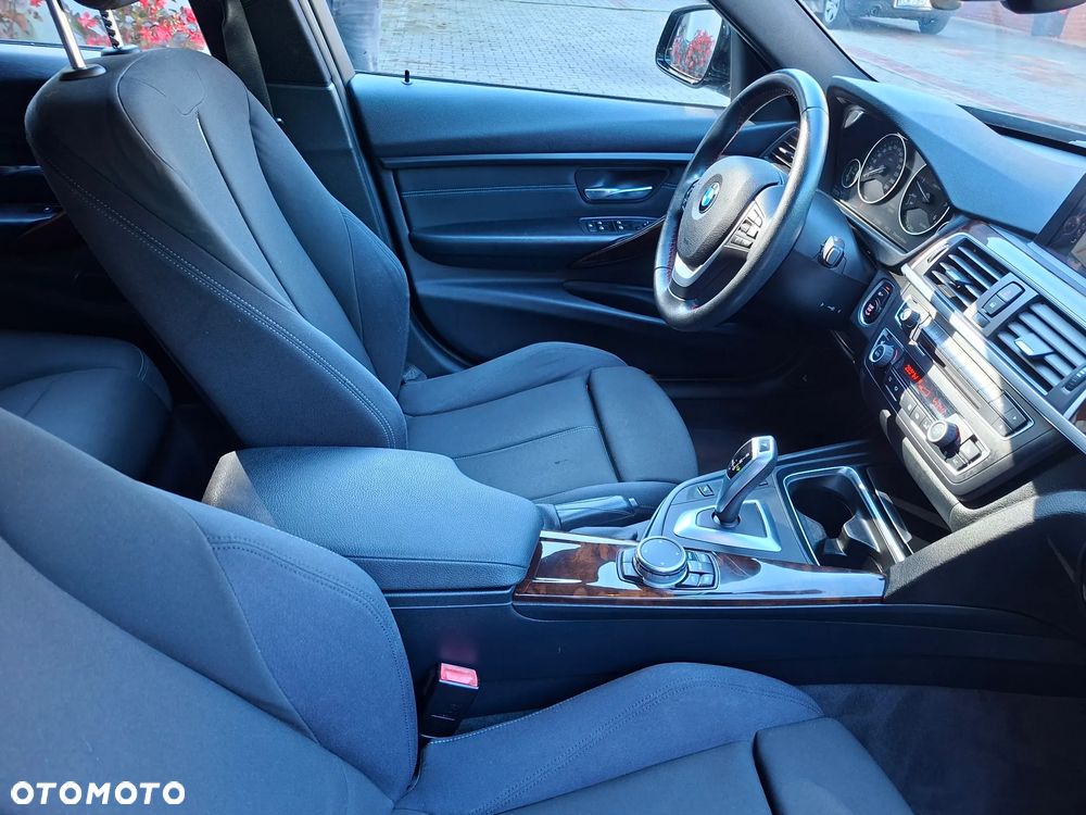 BMW Seria 3 318d Sport Line - 8