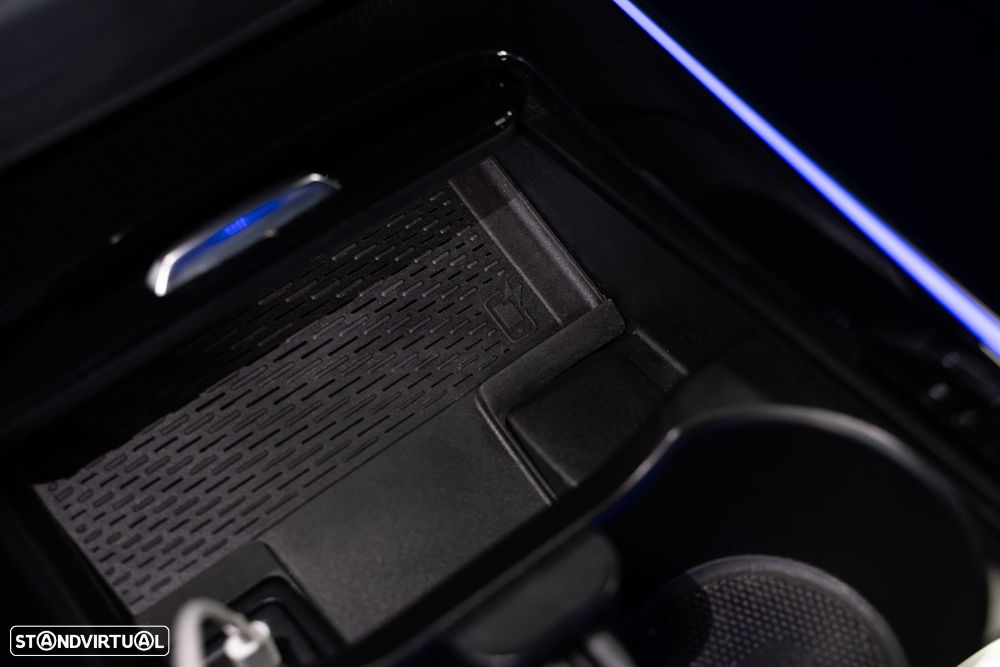 Mercedes-Benz GLA 250 e 8G-DCT - 37