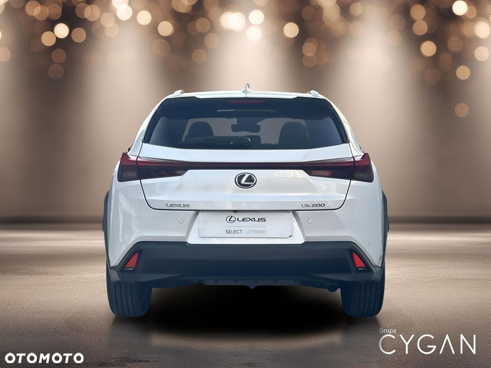 Lexus UX - 5