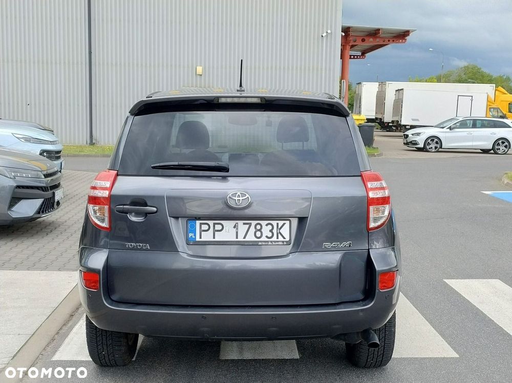 Toyota RAV4 - 4