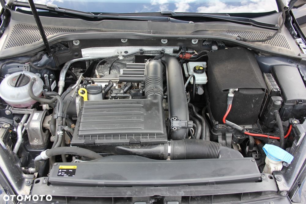 Volkswagen Golf - 22