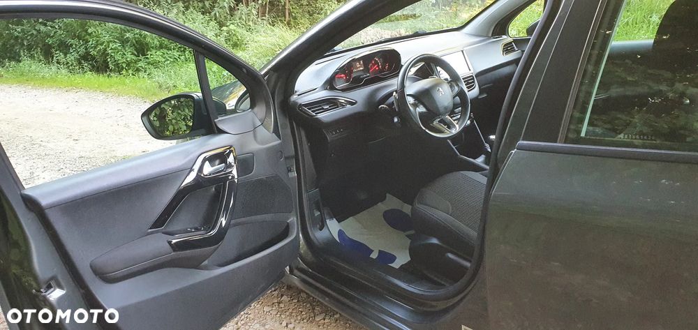 Peugeot 208 - 4