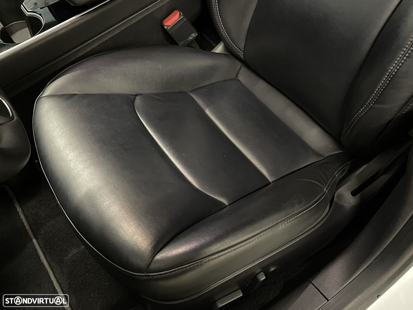Tesla Model 3 - 40