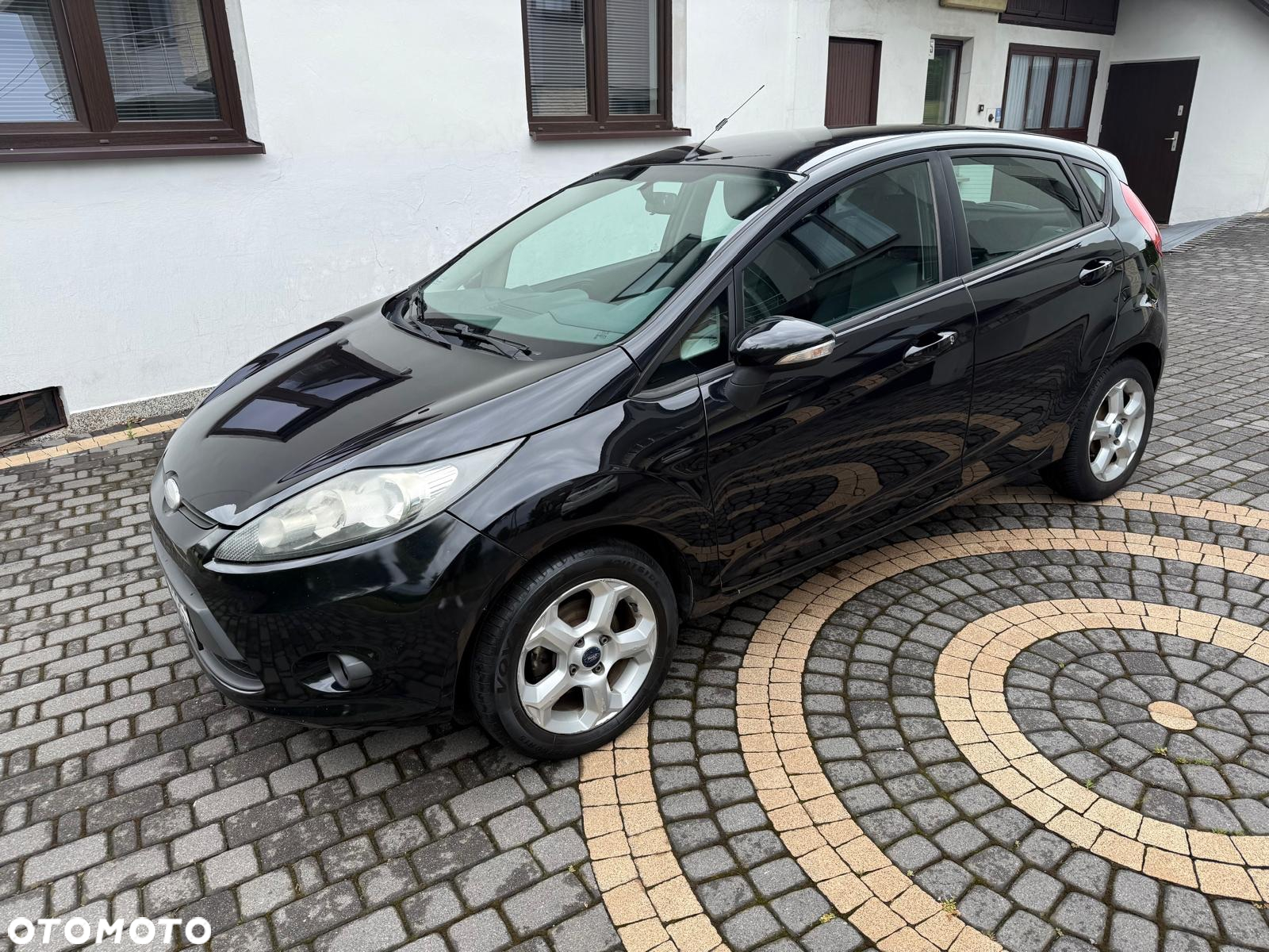 Ford Fiesta 1.25 Ambiente - 2