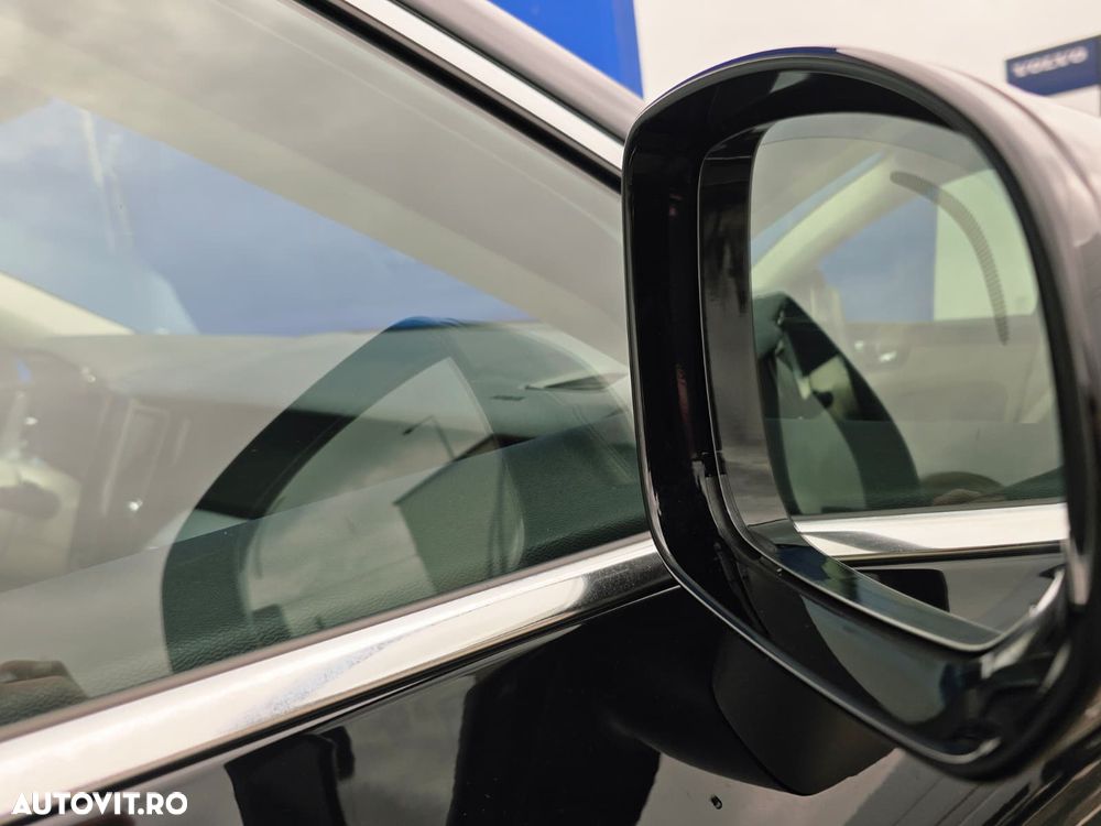 Volvo XC 60 D4 AWD Momentum - 26