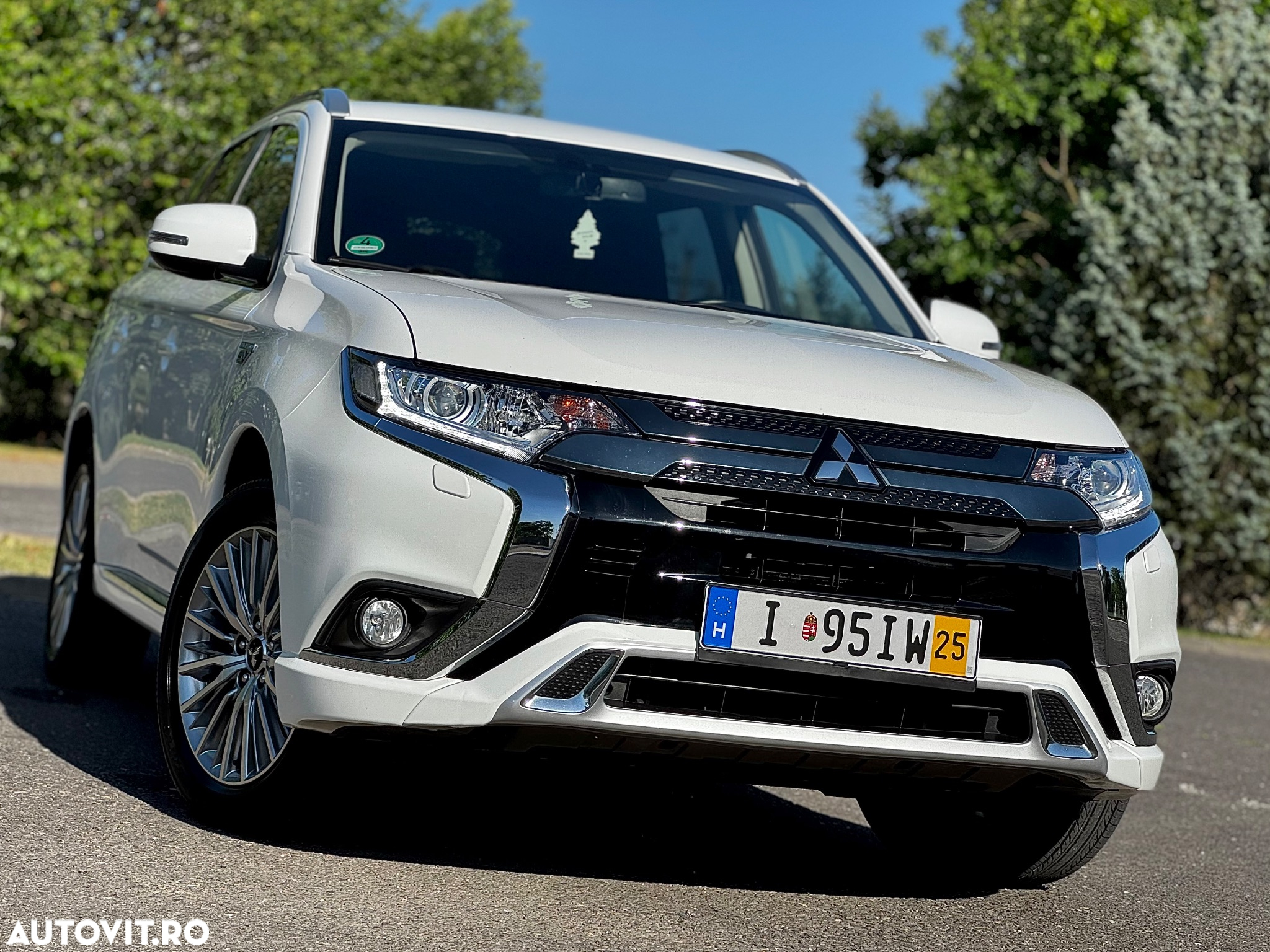 Mitsubishi Outlander - 5
