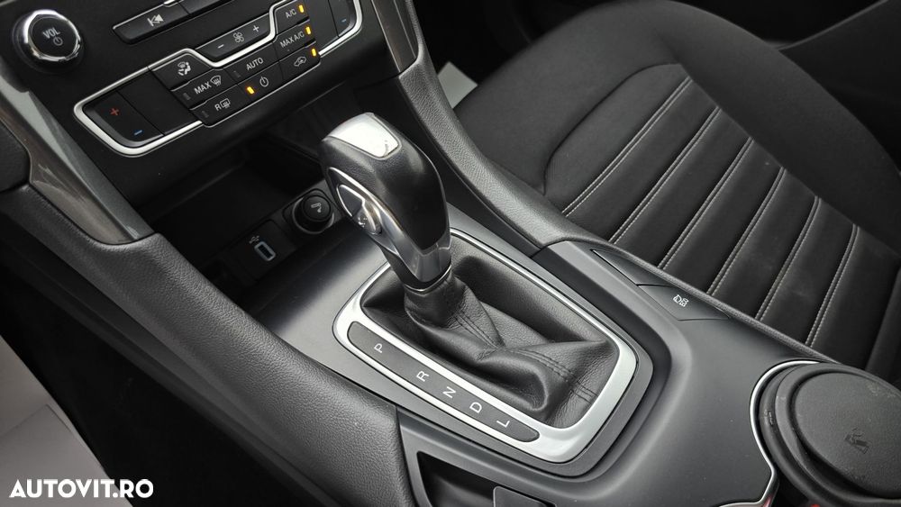 Ford Mondeo 2.0 HEV Trend - 17