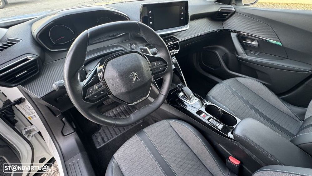 Peugeot 2008 1.5 BlueHDi Allure EAT8 - 12