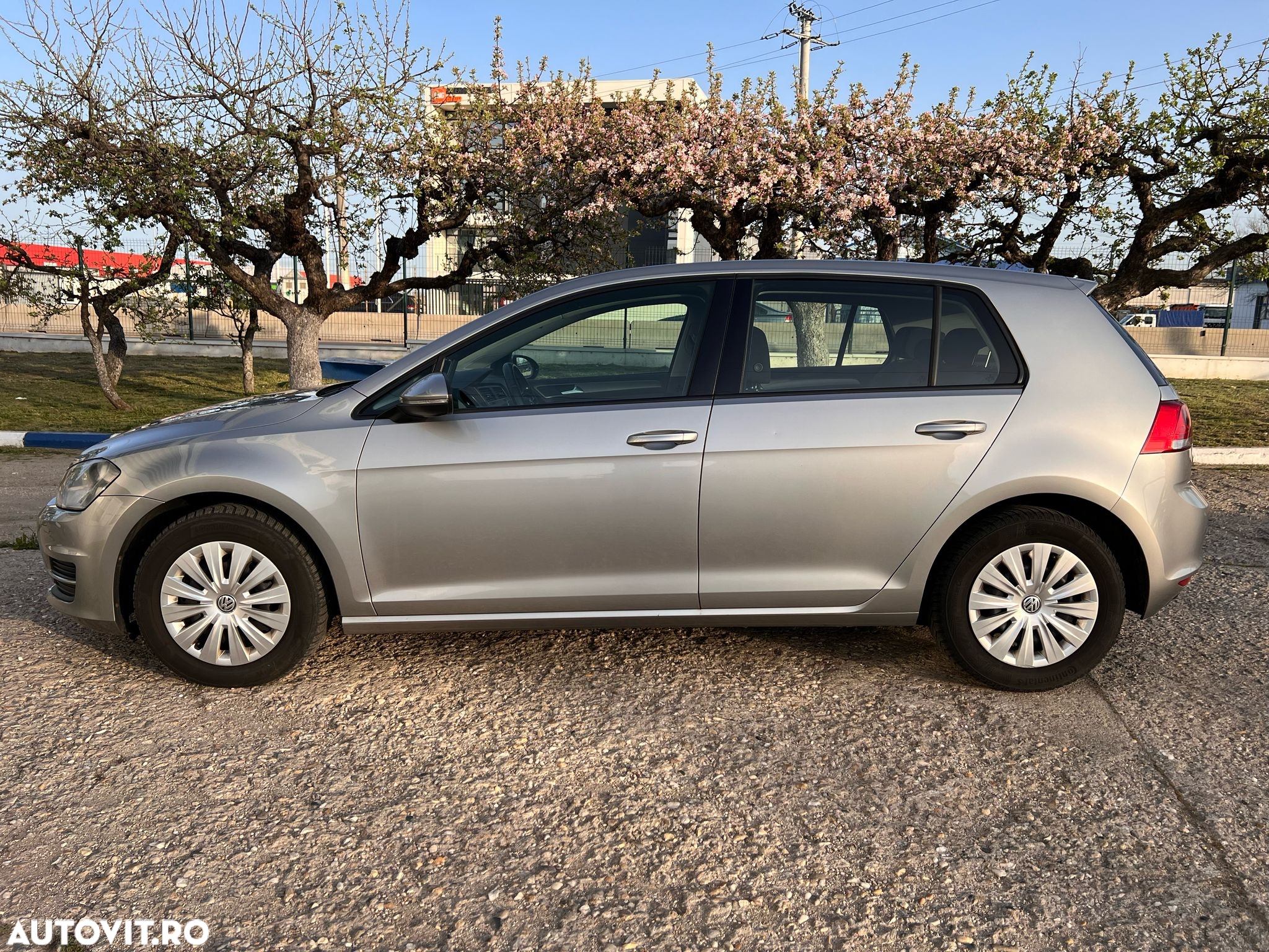 Volkswagen Golf 2.0 TDI DPF BMT DSG Comfortline - 4