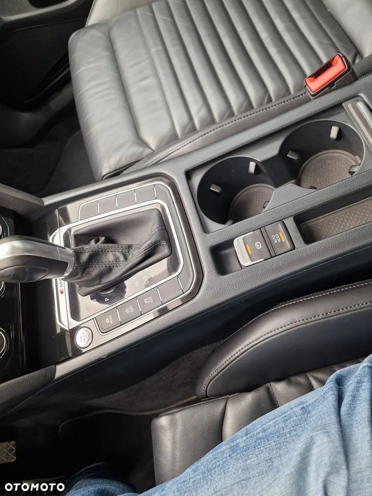 Volkswagen Passat Variant 2.0 TDI Bi-Turbo BMT 4Mot Highline DSG - 26