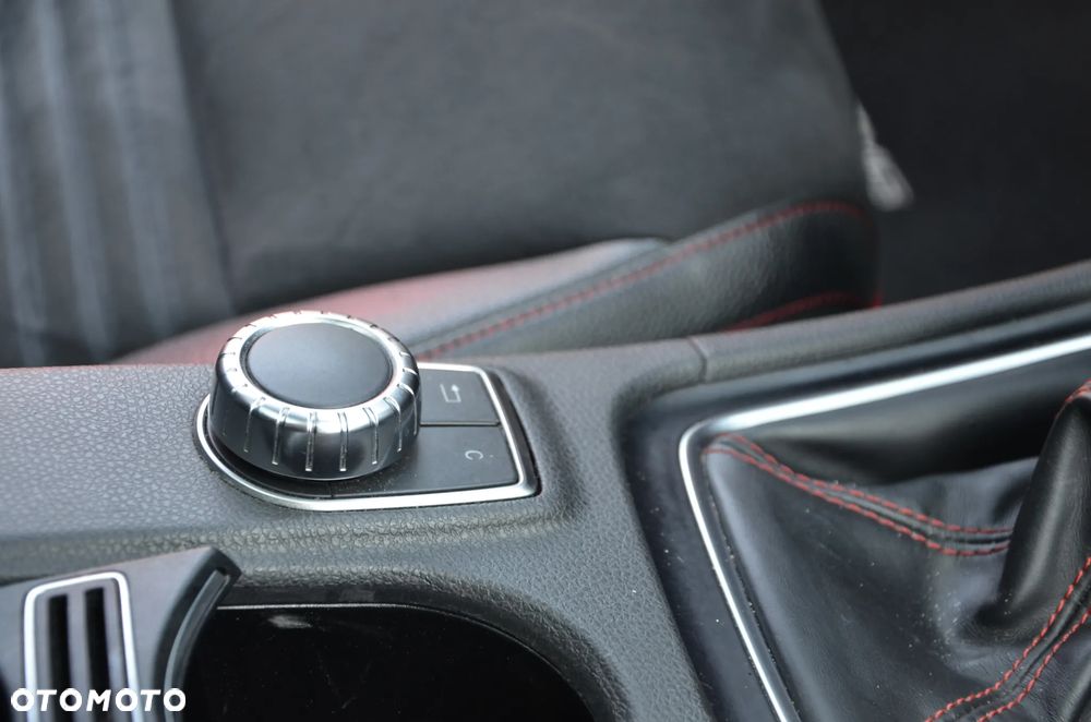 Mercedes-Benz CLA 200 CDI AMG Line - 16