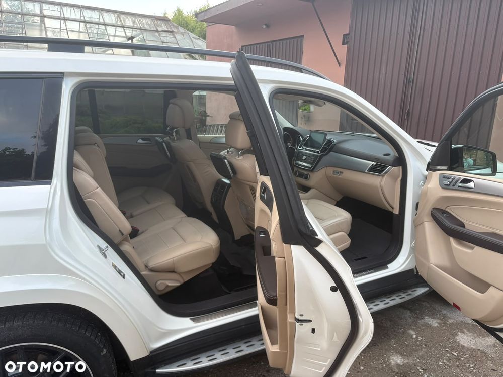 Mercedes-Benz GLS 400 4Matic 9G-TRONIC AMG Line - 13