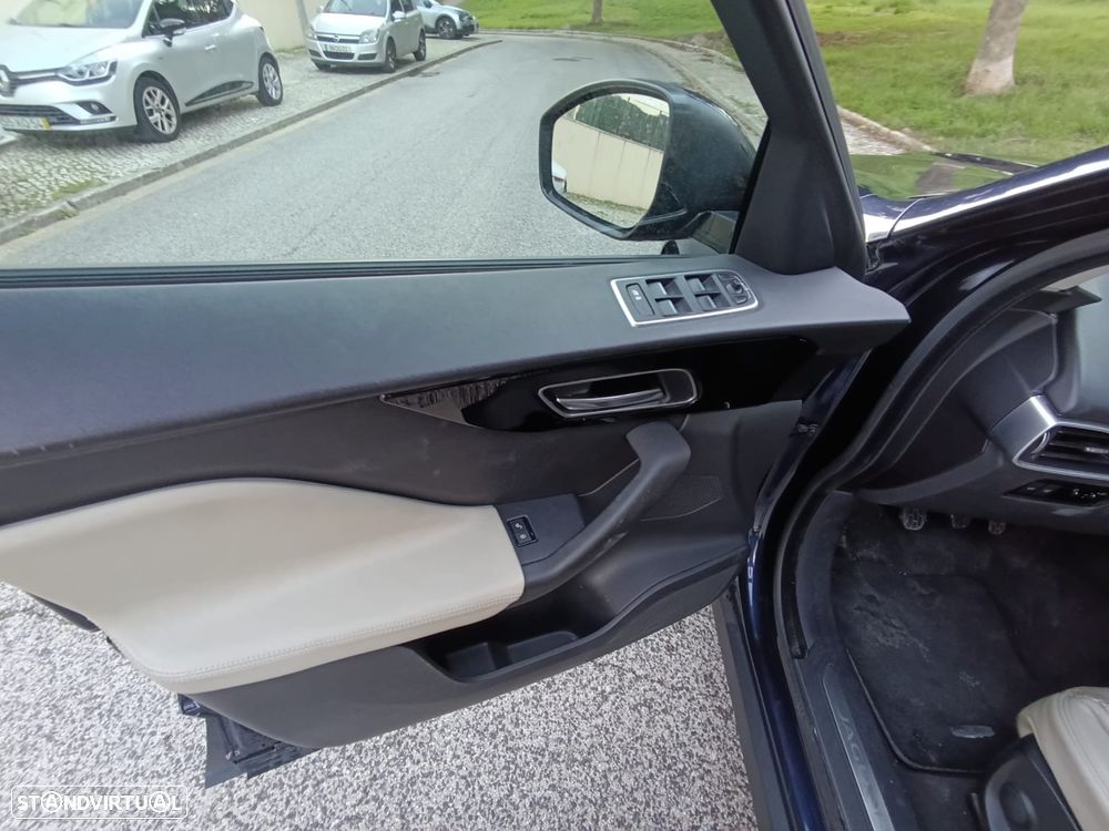 Jaguar F-Pace 2.0 i4D Prestige - 29