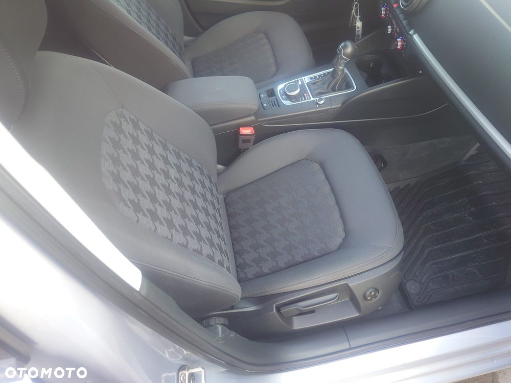 Audi A3 Sportback 1.2 TFSI Ambition S tronic - 16
