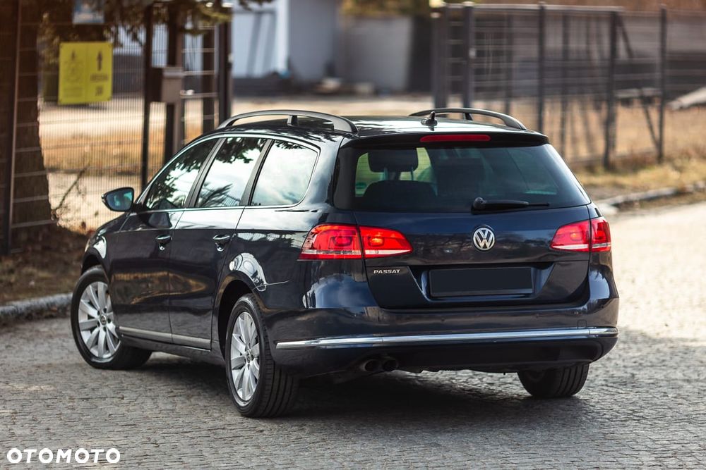 Volkswagen Passat 2.0 Blue TDI SCR Comfortline - 14