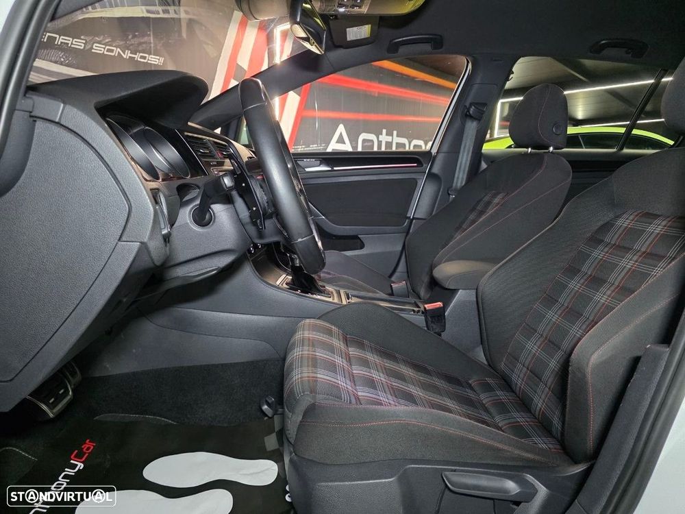 VW Golf 2.0 TSi GTi DSG Performance - 12