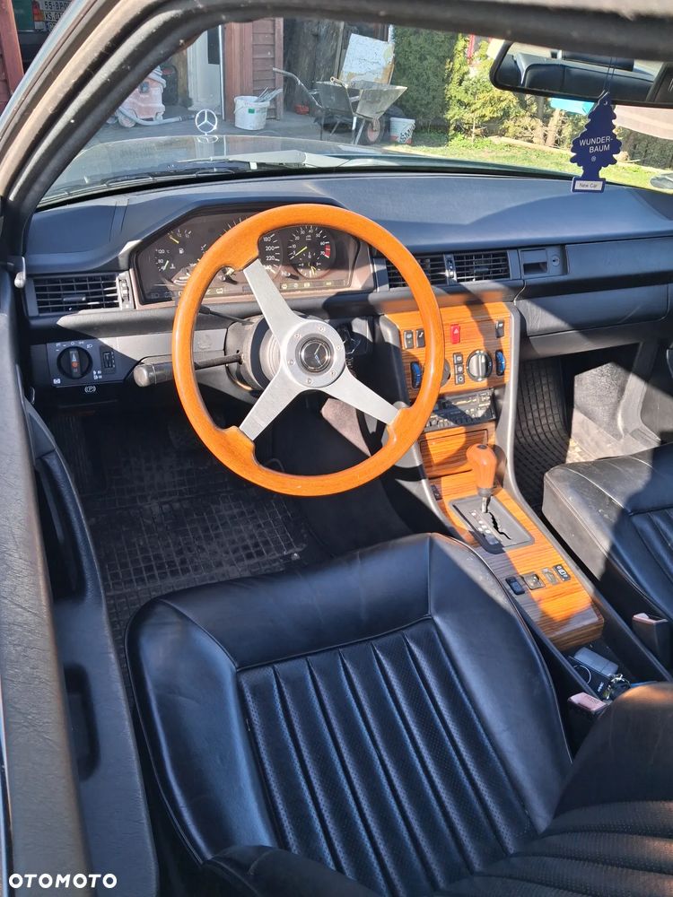 Mercedes-Benz W124 (1984-1993) - 11