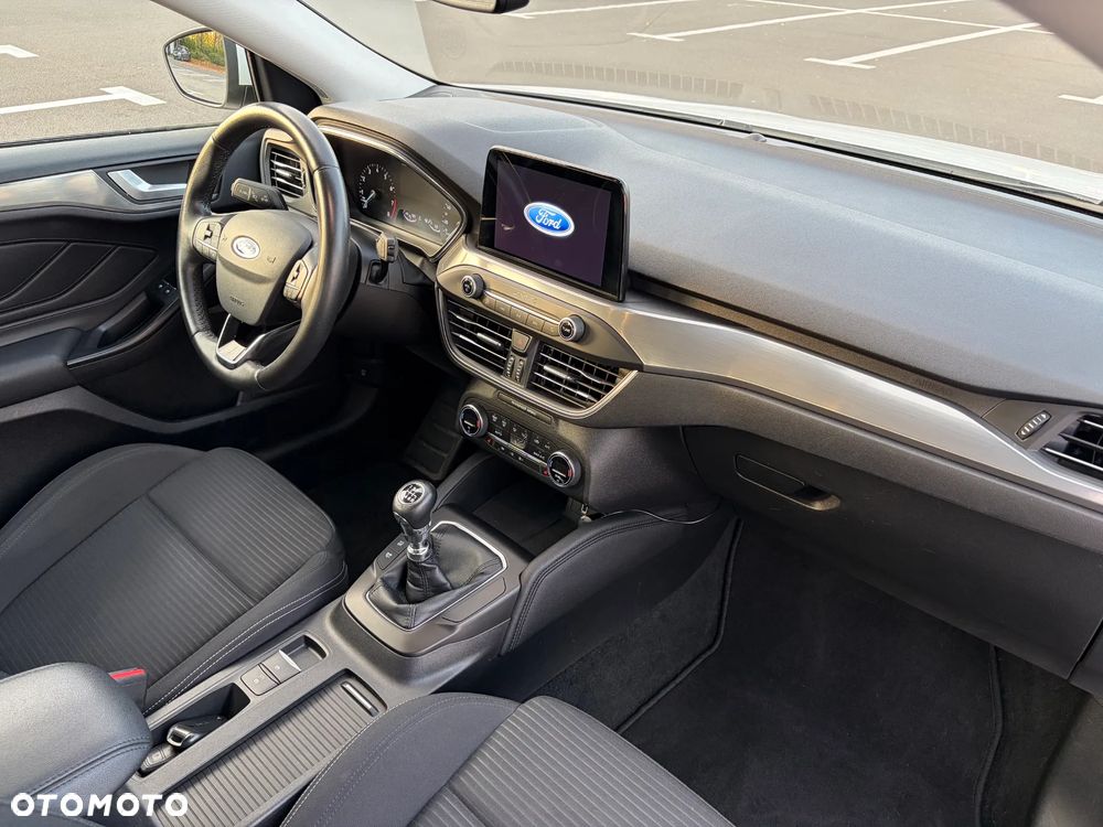 Ford Focus 1.0 EcoBoost STart-Stopp-System TITANIUM DESIGN - 12