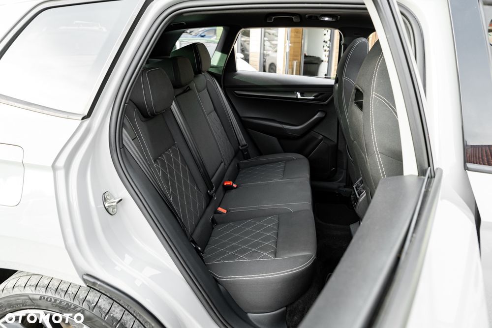 Skoda Karoq 2.0 TSI 4x4 DSG Sportline - 23