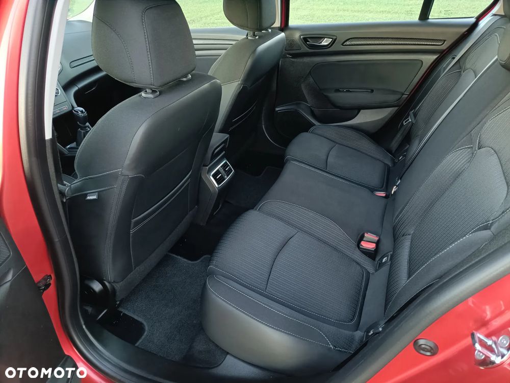 Renault Megane TCe 140 GPF LIMITED - 8