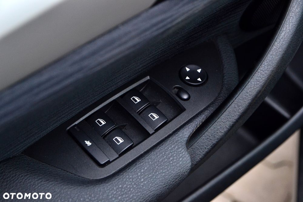 BMW X1 sDrive18d xLine - 21