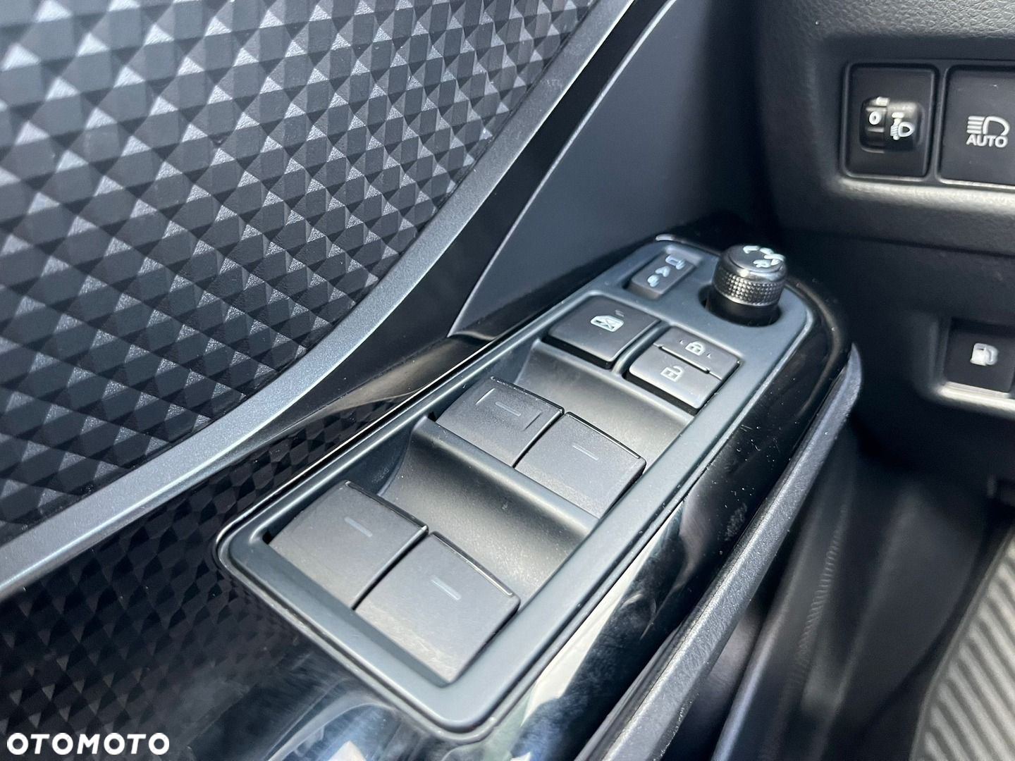 Toyota C-HR - 30