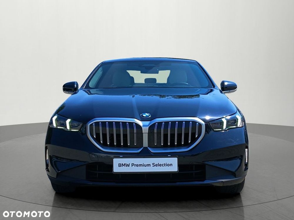 BMW Seria 5 520d xDrive mHEV - 8