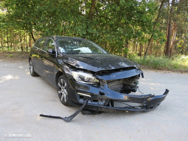 Volvo V60 2.4 Hybrida (214cv) de 2015 - Peças Usadas (8370)