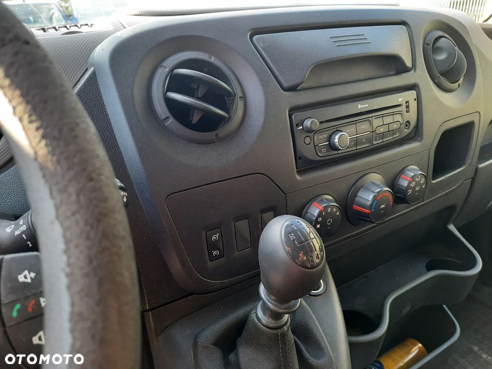 Nissan NV 400 - 10