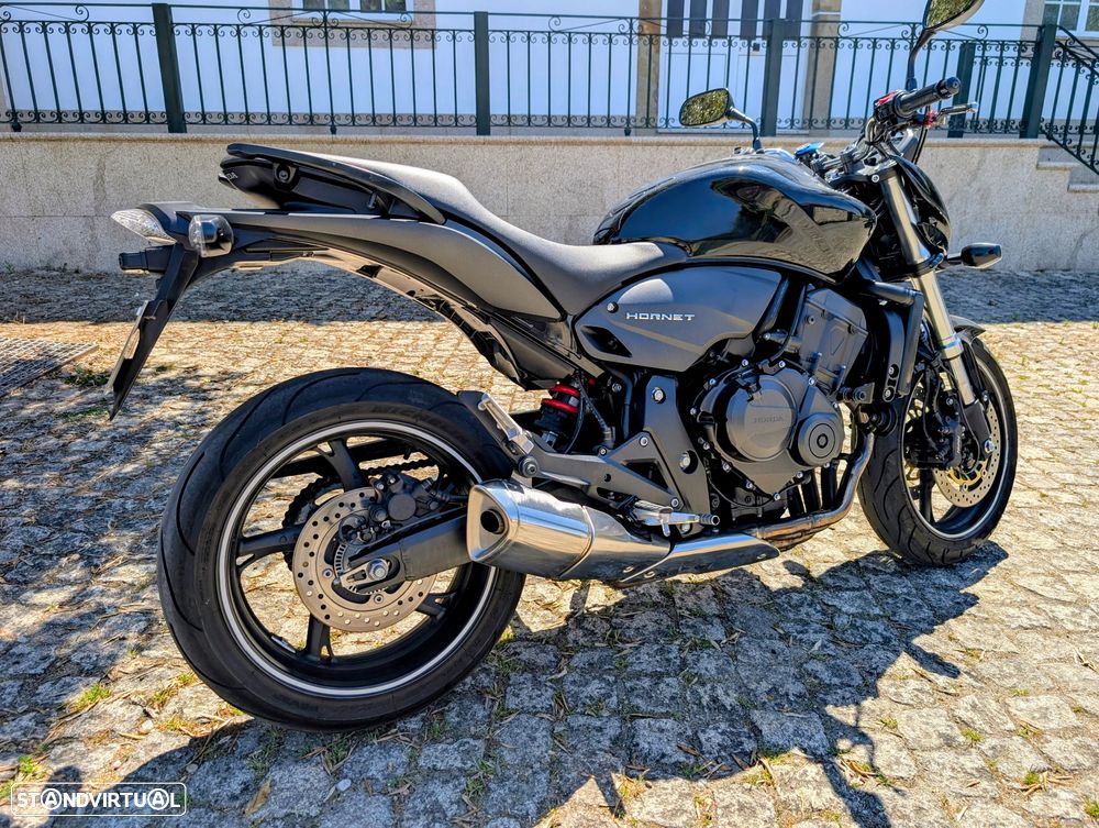 Honda Hornet - 4