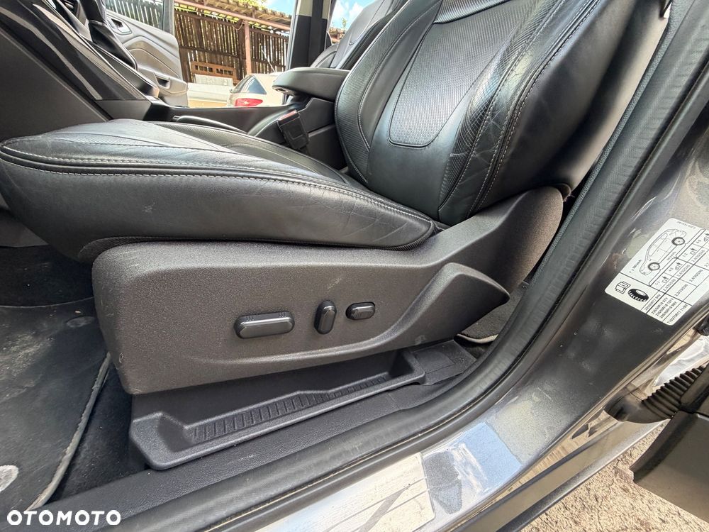 Ford Kuga - 16