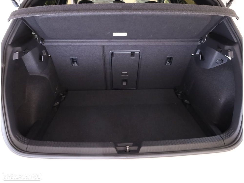 VW Golf 2.0 TDI GTD DSG - 36
