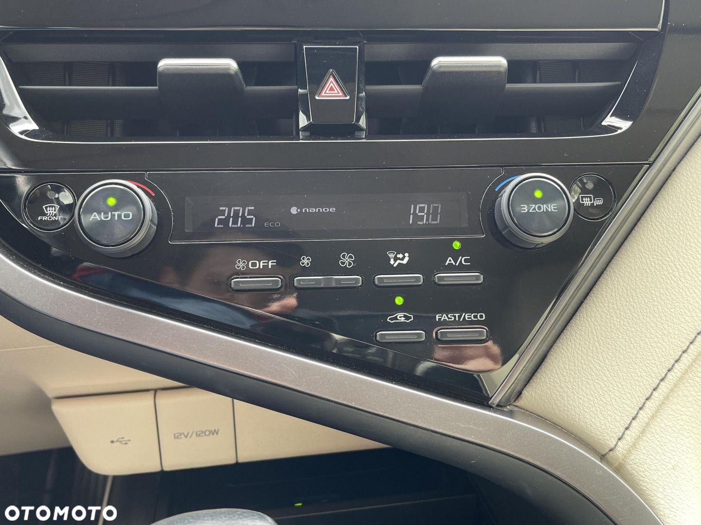 Toyota Camry - 20