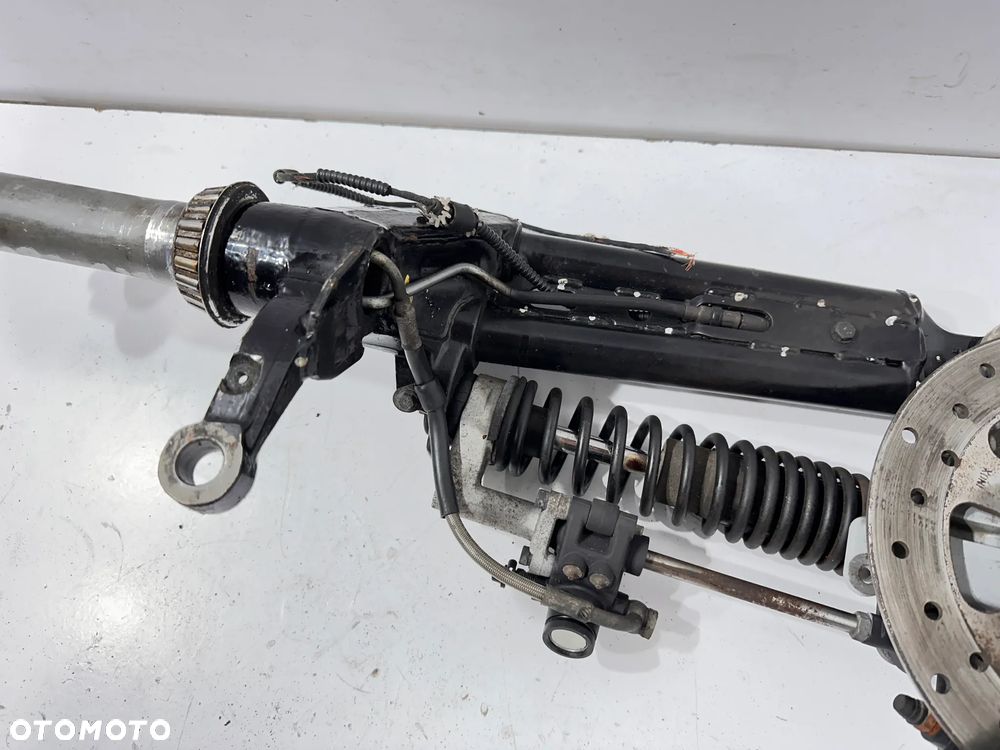 Noga zwrotnica L  Piaggio MP3 125 - 9