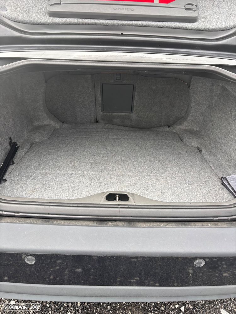 Volvo S60 2.4 D5 - 6