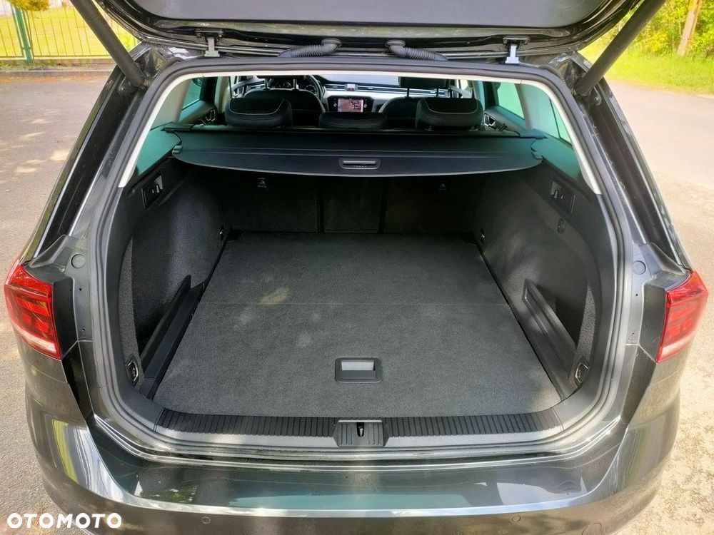 Volkswagen Passat - 17
