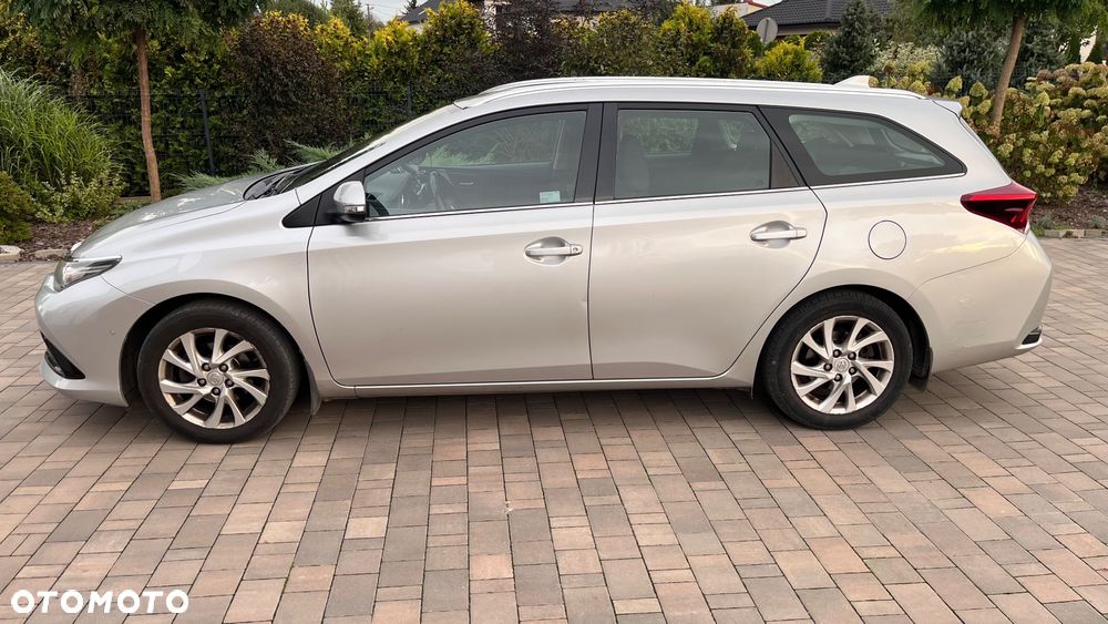 Toyota Auris 1.6 Prestige - 6