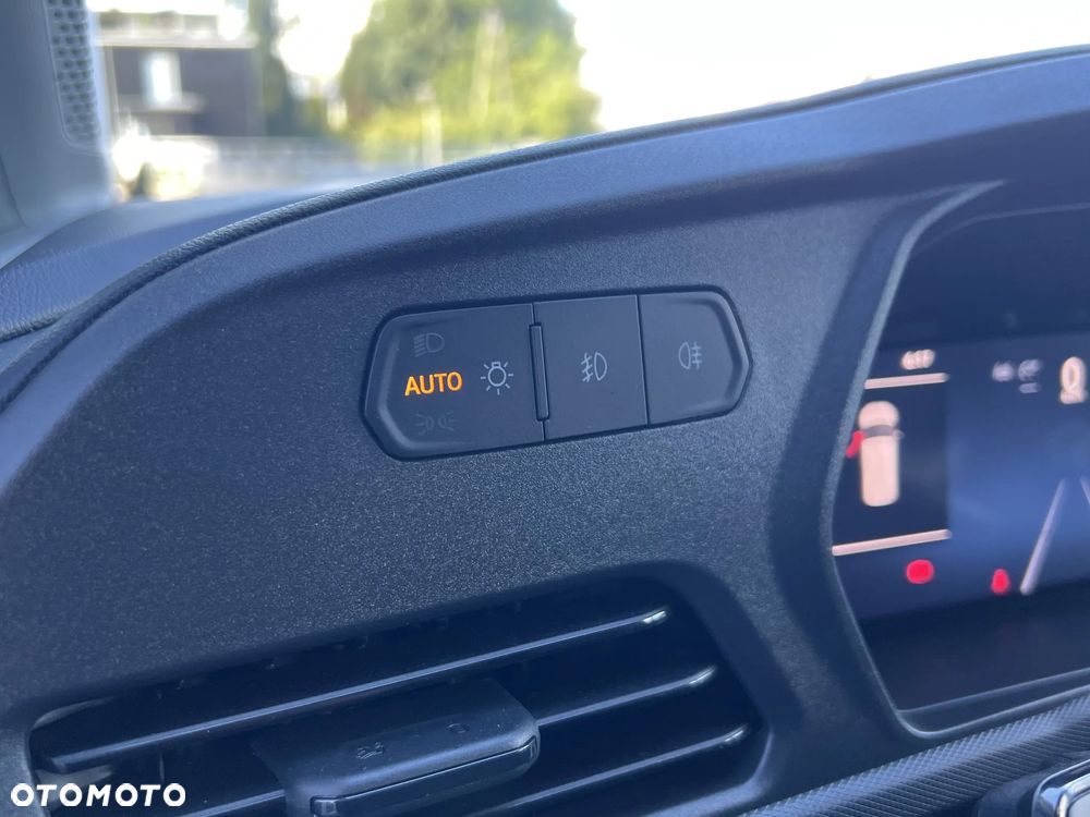 Ford Transit Connect - 25