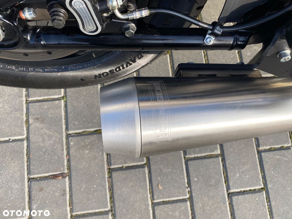 Harley-Davidson Softail Street Bob - 16