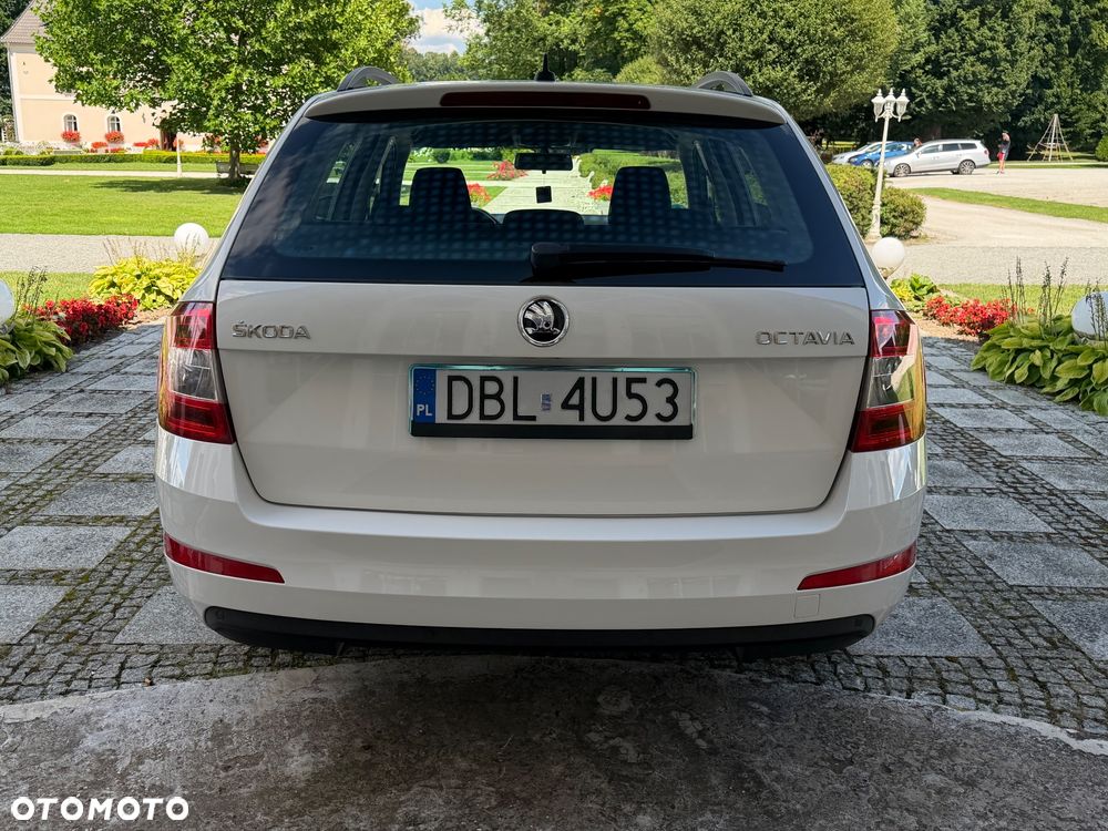 Skoda Octavia 1.6 TDI Ambition DSG - 5