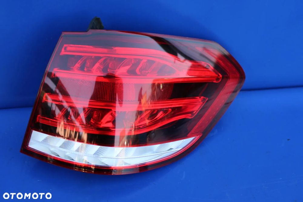 Lampa tylna prawa tył prawy z błotnika Mercedes W212 Lift Kombi A2129061803 - 2