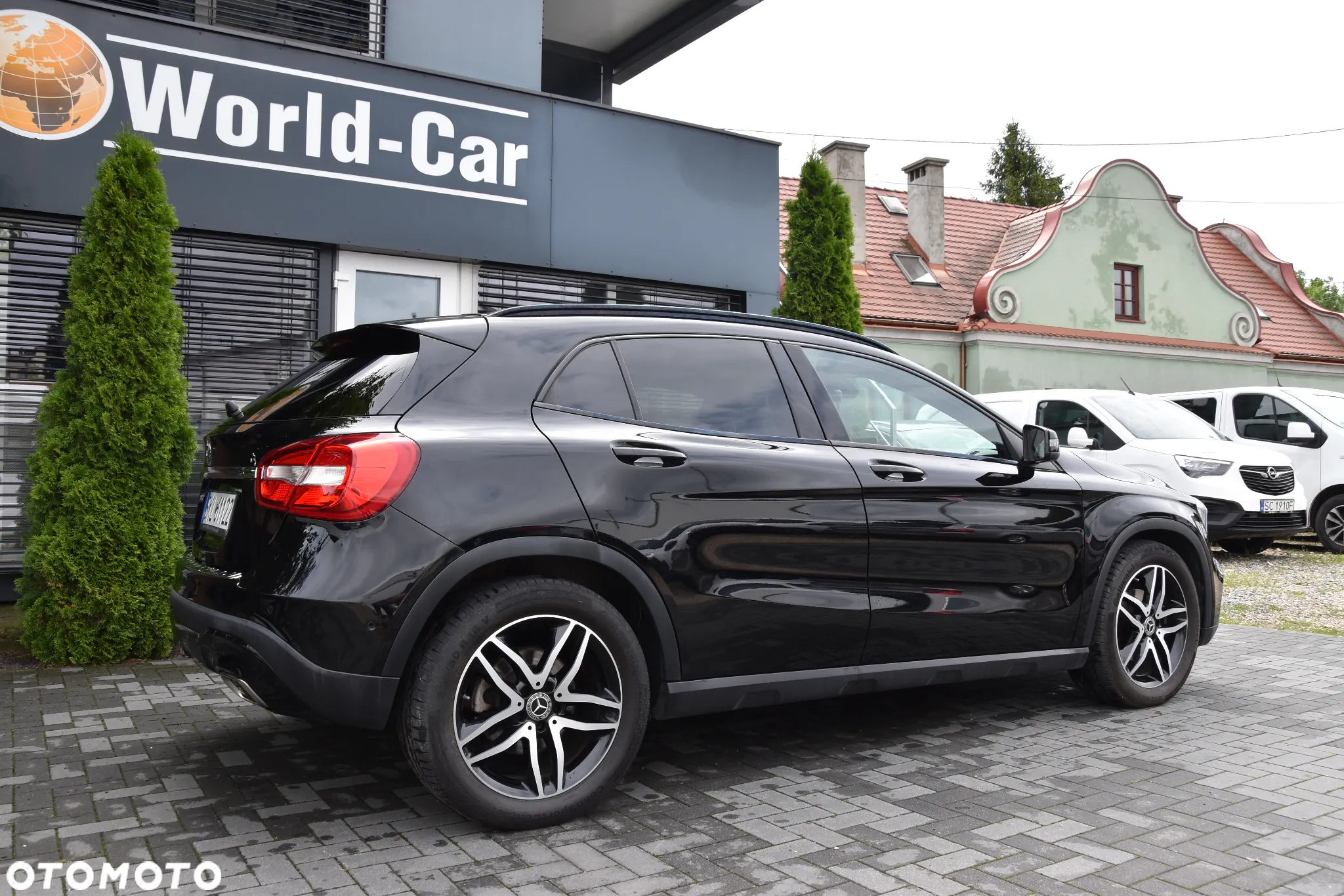 Mercedes-Benz GLA 180 CDI 7G-DCT Edition 1 - 8