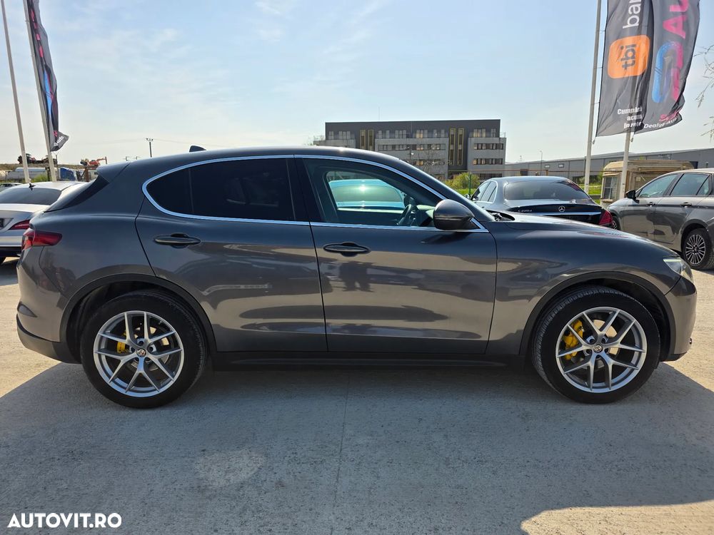 Alfa Romeo Stelvio 2.2 16V AT8 Q4 Veloce - 4