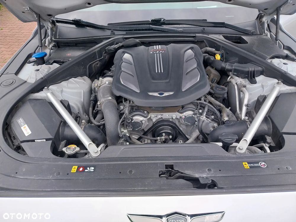 Genesis G90 - 16