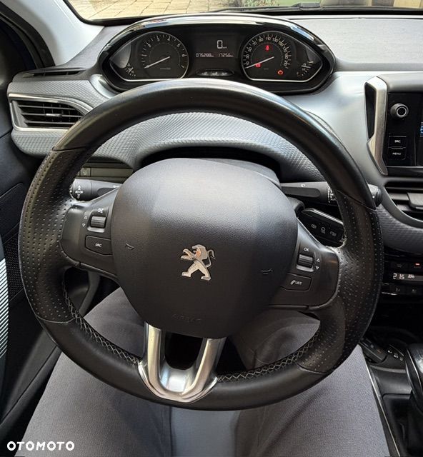 Peugeot 208 1.2 PureTech Allure S&S - 6