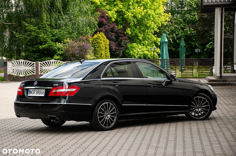 Mercedes-Benz Klasa E 220 BlueTEC 4Matic 7G-TRONIC Avantgarde - 11