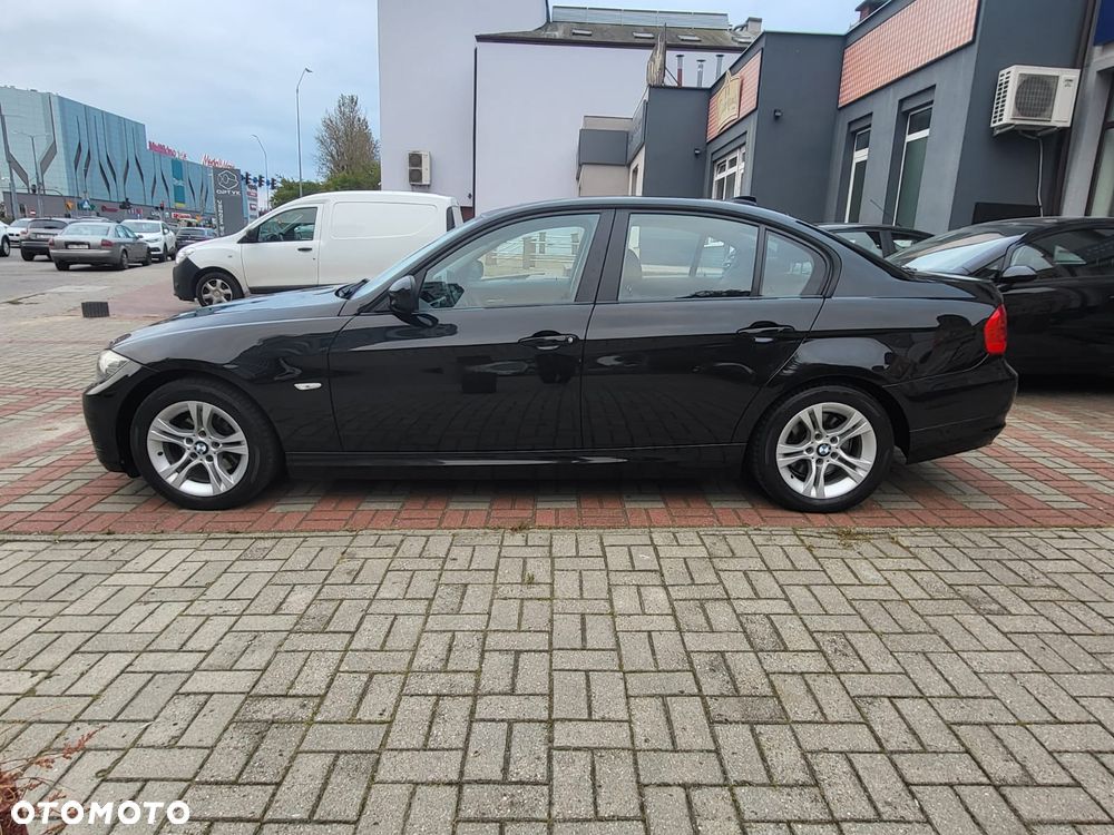 BMW Seria 3 318i Edition Sport - 8