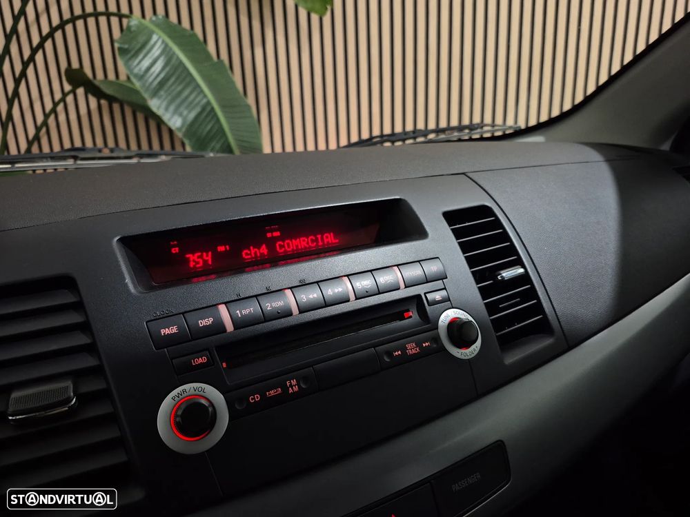 Mitsubishi Lancer 1.5 Inform - 7